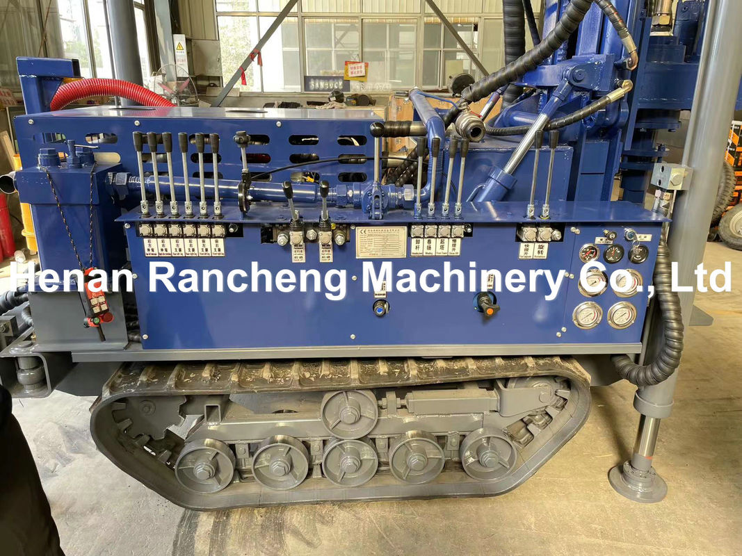 Poderosa plataforma de perforación de pozos de agua Mini Crawler de 180 m con motor YuChai de 77,3 kW para perforación de pozos