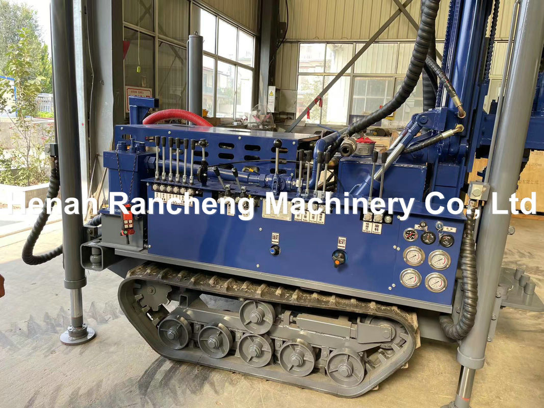 Poderosa plataforma de perforación de pozos de agua Mini Crawler de 180 m con motor YuChai de 77,3 kW para perforación de pozos