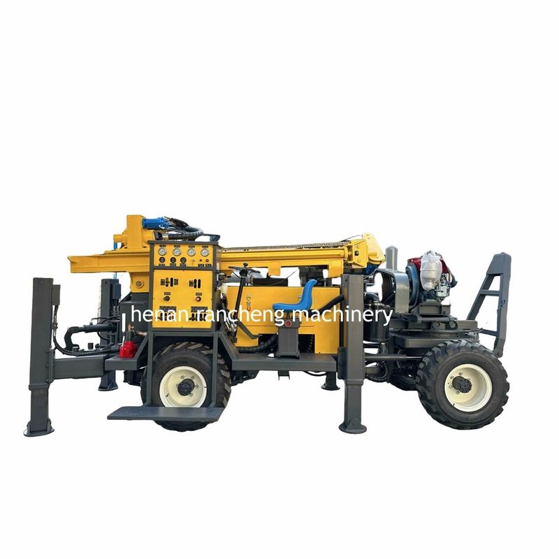 Máquina de perforación de agujeros de alta eficiencia con remolque de cuatro ruedas montada Máquina de perforación de agujeros de 220 m de profundidad Potente motor de 65 kW