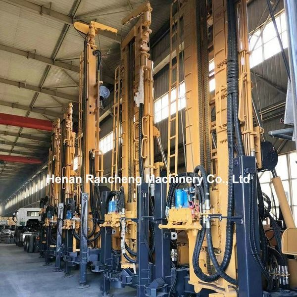 RCF700C Máquina de perforación multifuncional de 700 metros montada en una plataforma móvil de perforación de pozos de agua