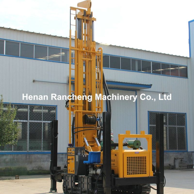 RCF700C Máquina de perforación multifuncional de 700 metros montada en una plataforma móvil de perforación de pozos de agua