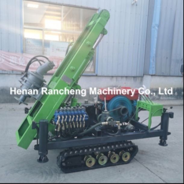 Piloteadora hidráulica pequeña RCKM-30s equipada con motor de gasolina de 28 HP para la instalación de pilotes solares, eficiente y precisa
