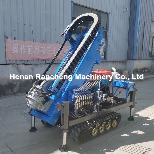 Piloteadora hidráulica pequeña RCKM-30s equipada con motor de gasolina de 28 HP para la instalación de pilotes solares, eficiente y precisa