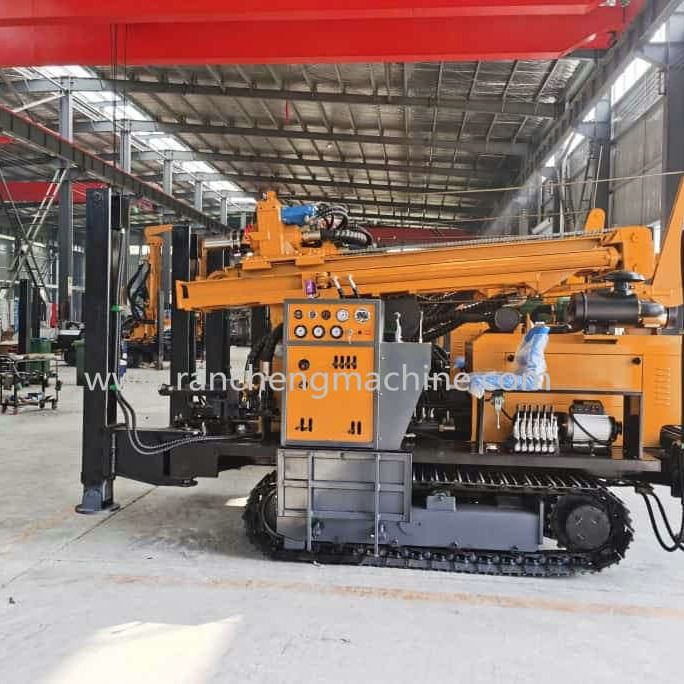Máquina de perforación de pozos de agua para perforación profunda de 800 m en todo tipo de suelo 154KW Cummins