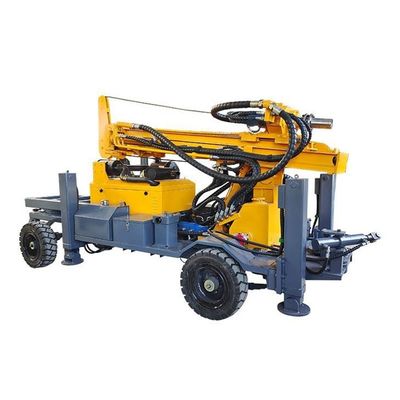 Máquina de perforación de agujeros de agua montada en ruedas 260m Profundidad 70KW Motor diesel